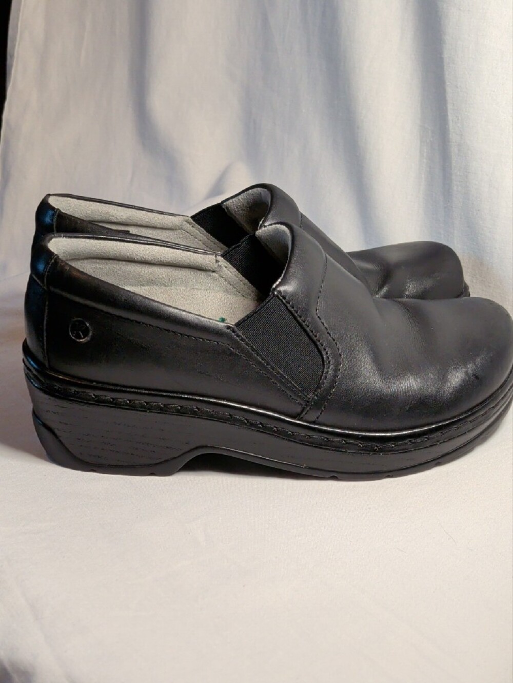 Klogs Black Professional Slip-On Clogs - Picture 4 of 7